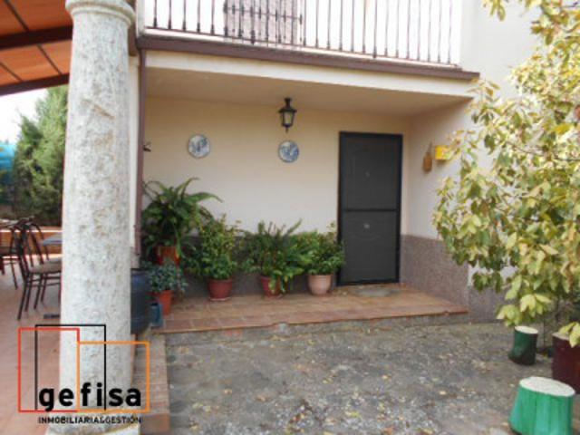 Casa con terreno en venta en Santa Cruz de Mudela, Santa Cruz De Mudela photo 0