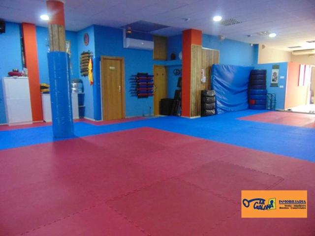 Local comercial en venta en Valdepeñas, 1ro De Julio photo 0