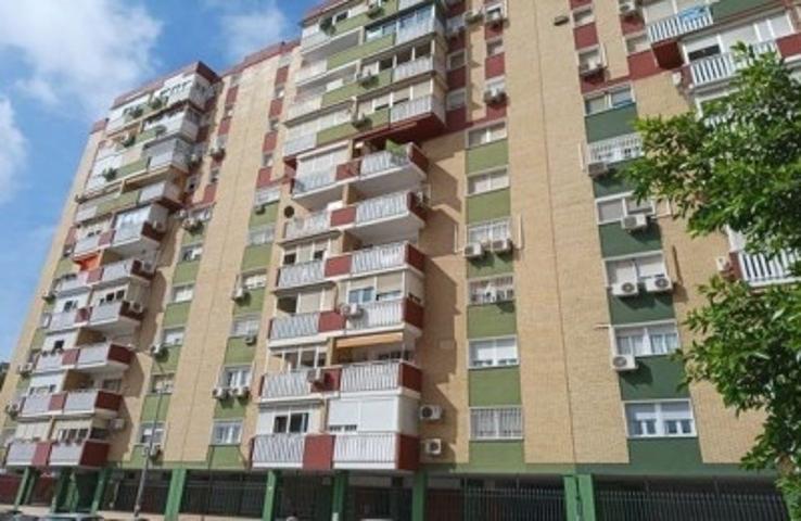 Piso en venta en Sevilla, Amate - Santa Aurelia photo 0