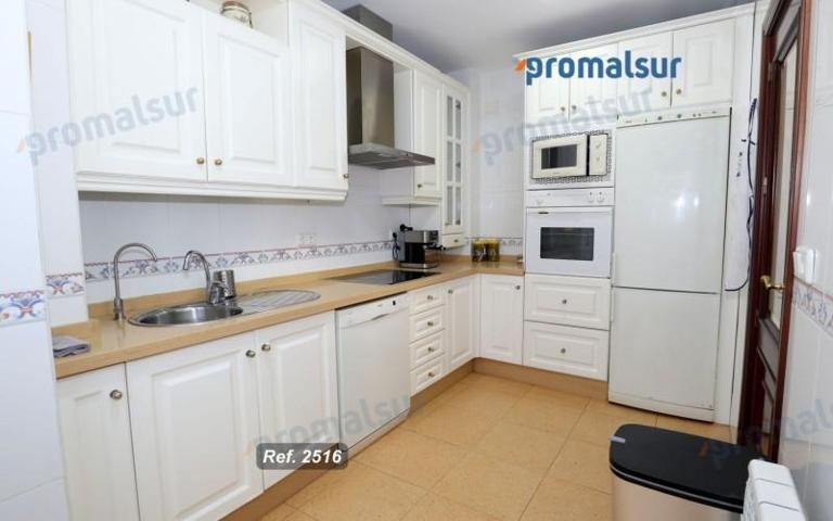 Piso en venta en Puente Genil, Centro photo 0