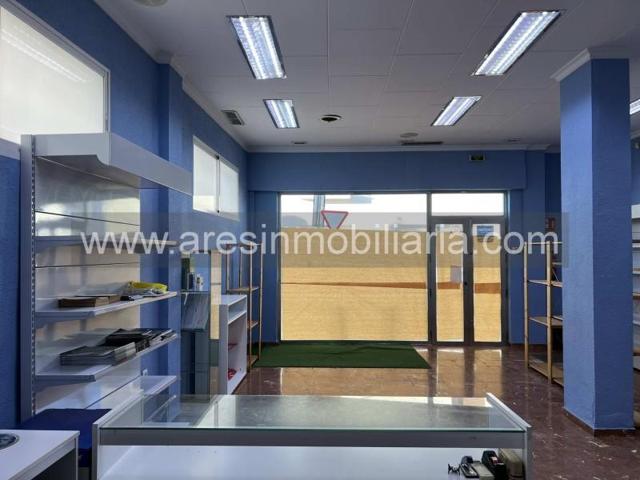 Local comercial en venta en Écija, La Victoria photo 0