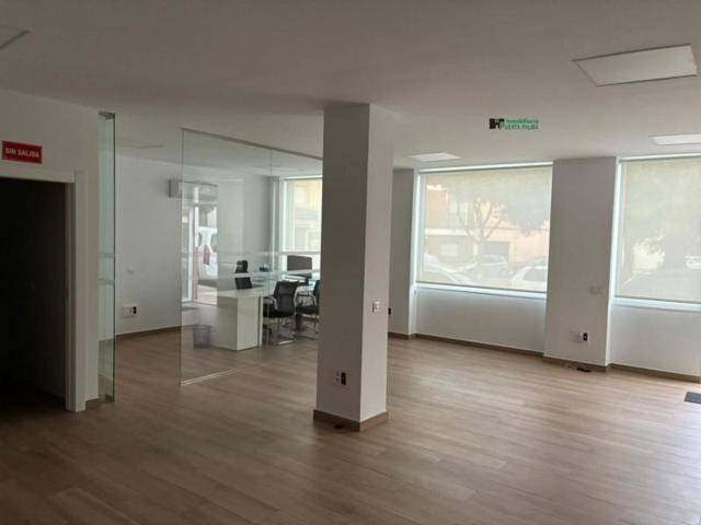 Local comercial en venta en Badajoz, Barriada Llera photo 0