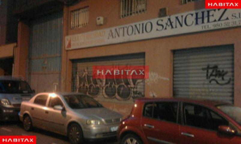 Local comercial en venta en Zamora, Ronda de la Feria photo 0