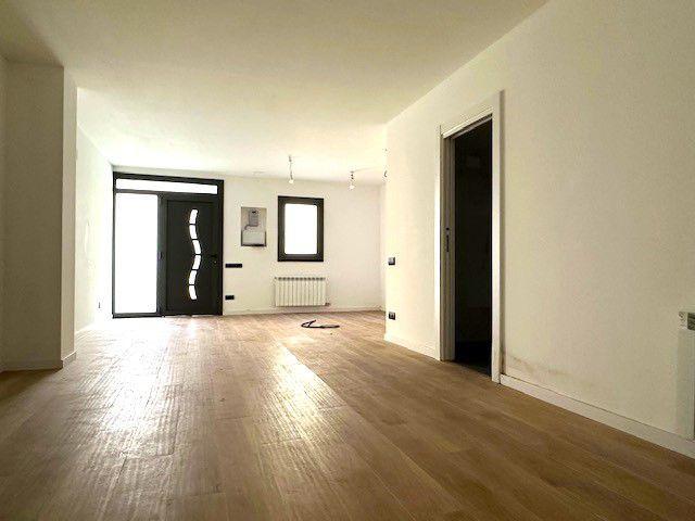 Planta baja en venta en Sant Boi de Llobregat, Vinyets - Plaza Catalunya photo 0