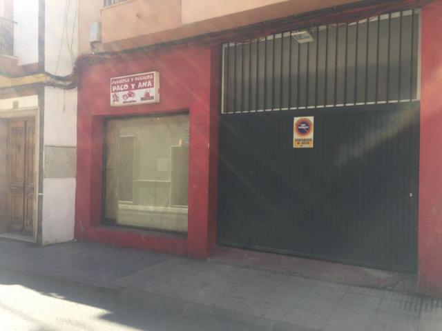 Local comercial en venta en Bailén, Bailen photo 0