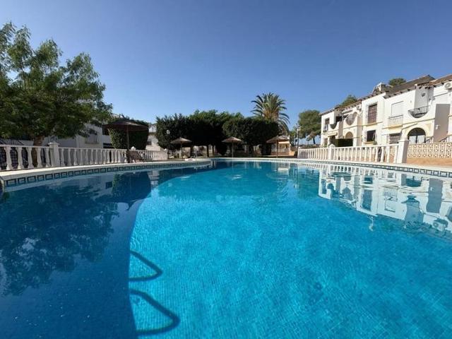 Bungalow en venta en San Miguel de Salinas, BLUE LAGOON photo 0