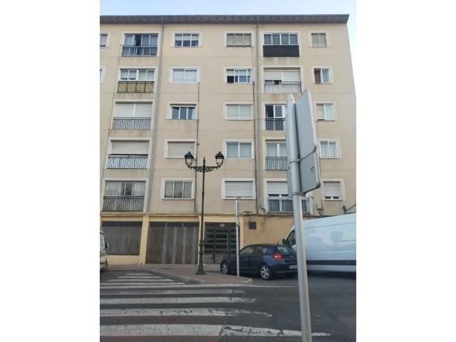 Piso en venta en Ávila photo 0