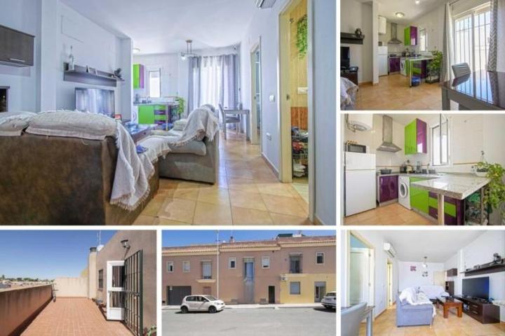 Adosada en venta en Alcalá de Guadaira photo 0