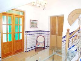 Casa en venta en Valdepeñas, Centro photo 0