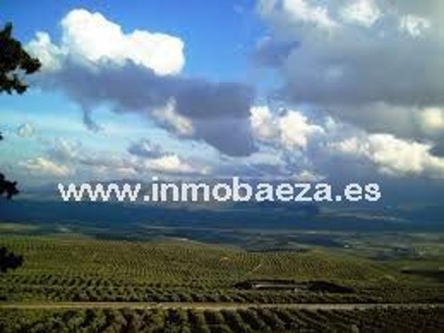 Terreno en venta en Baeza, Murallas photo 0