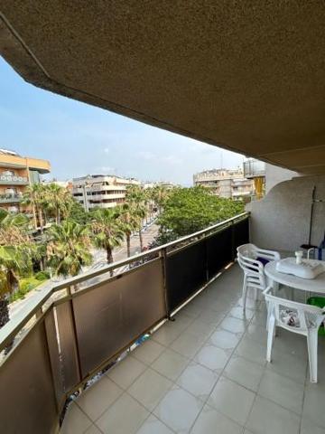 Piso en venta en Salou, Barenys photo 0