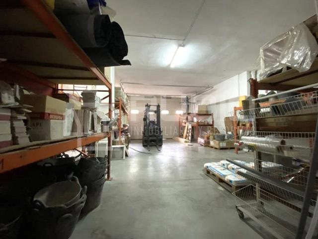 Local comercial en venta en Laredo, Centro photo 0