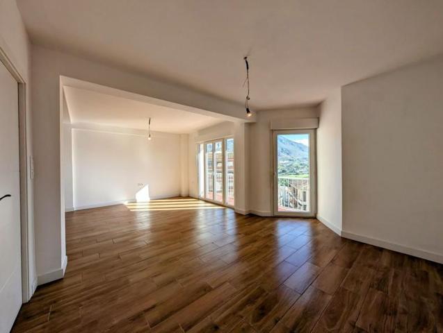 Piso en venta en Loja, Centro photo 0