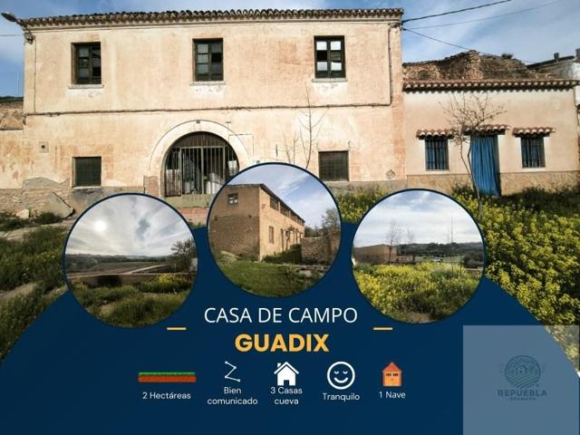 Casa con terreno en venta en Guadix photo 0