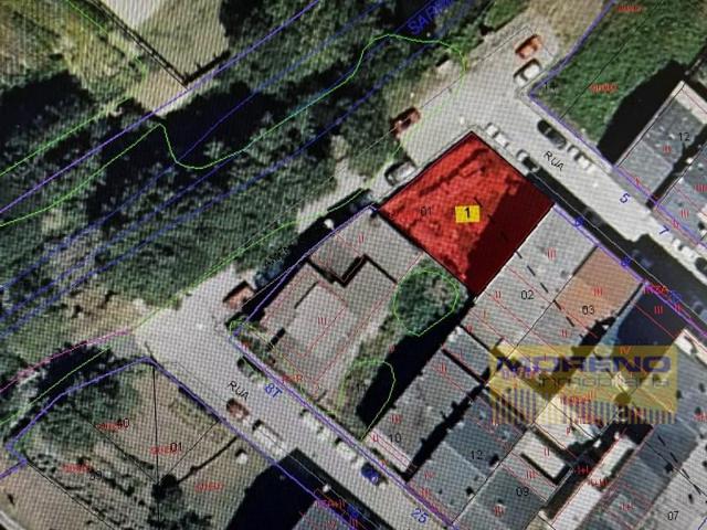 Terreno en venta en Sarria photo 0