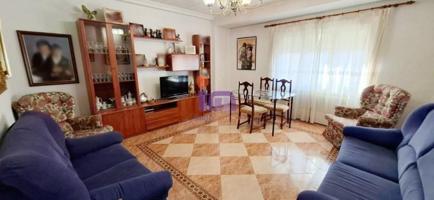 Piso en venta en Valdepeñas, Centro photo 0