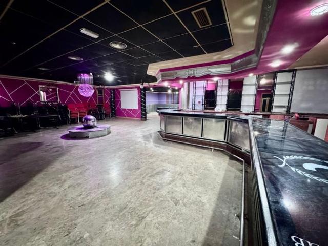 Local comercial en venta en Valdepeñas, Centro Salud photo 0