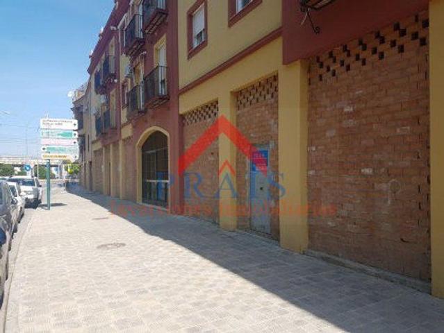 Local comercial en venta en Utrera, Renfe photo 0