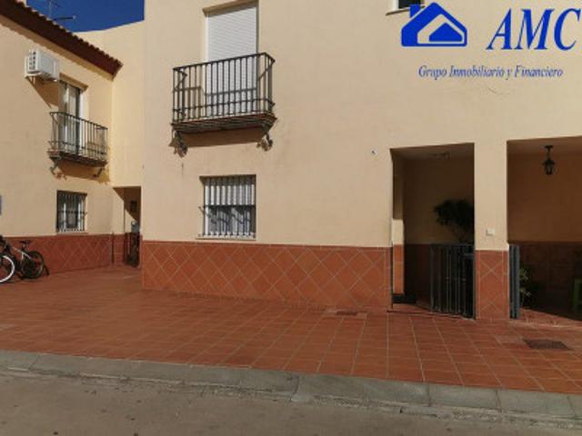 Adosada en venta en Brenes, Brenes photo 0