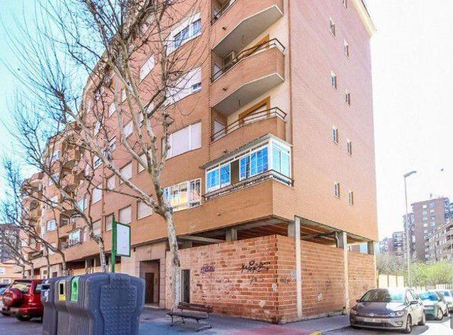 Local comercial en venta en Talavera de la Reina, Talavera De La Reina photo 0