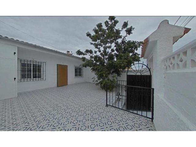 Bungalow en venta en Torrevieja photo 0