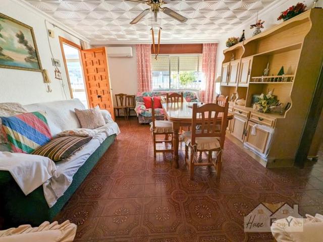 Casa con terreno en venta en Los Alcázares photo 0