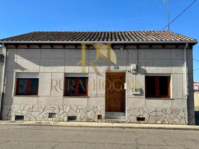 Casa en venta en Villarejo de Órbigo photo 0