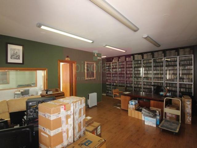 Local comercial en venta en Lugo, Centro photo 0