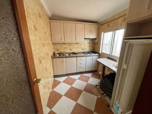 Casa en venta en Puente Genil, Semi centro photo 0