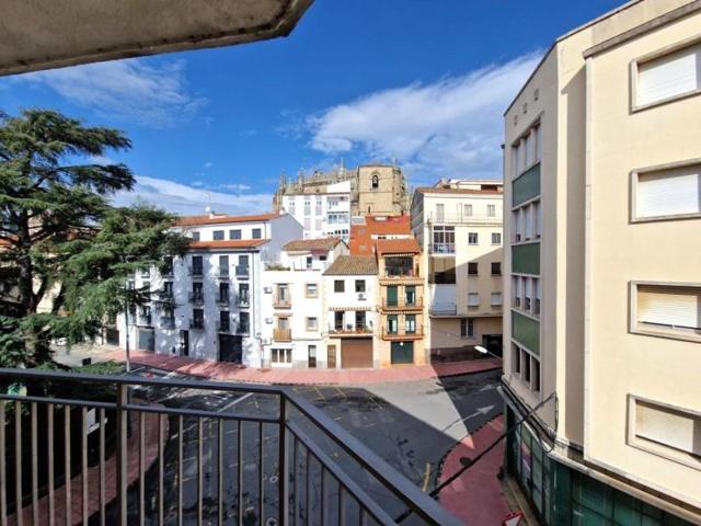 Piso en venta en Plasencia, Barrio - San Juan photo 0