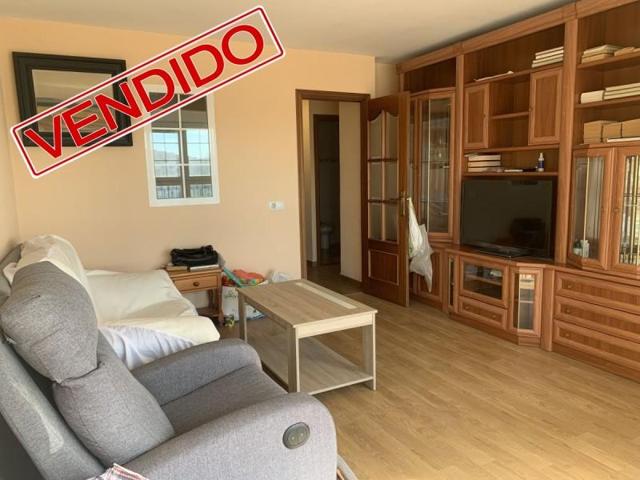 Piso en venta en Alicante, San Blas photo 0