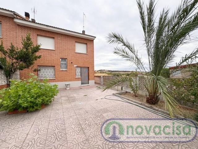 Bungalow en venta en Almorox photo 0