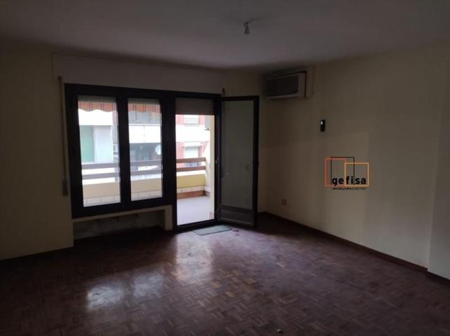 Piso en venta en Valdepeñas, Centro photo 0