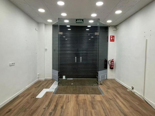 Local comercial en venta en Terrassa, SANT PERE photo 0