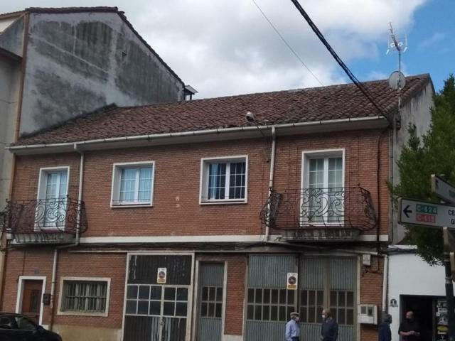 Casa en venta en Saldaña photo 0