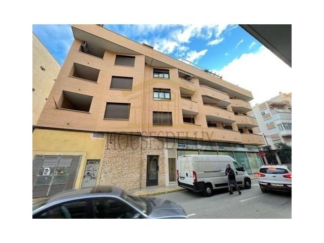 Piso en venta en Villena photo 0