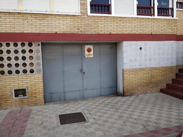 Local comercial en venta en Alcalá de Guadaira, Zona Centro photo 0