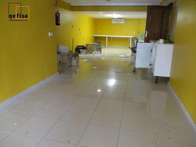 Local comercial en venta en Valdepeñas, 1ro De Julio photo 0