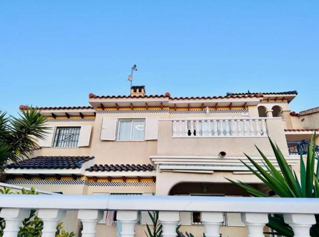 Apartamento en venta en Orihuela Costa, Playa Flamenca photo 0