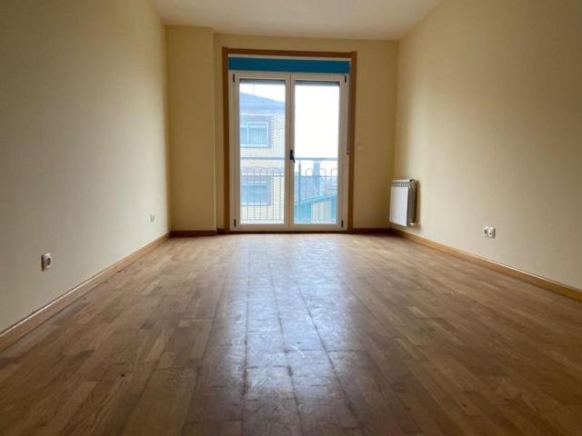 Piso en venta en Lalín photo 0