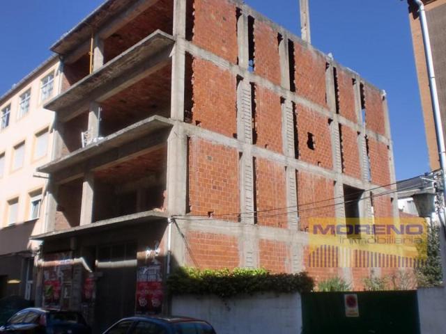 Edificio en venta en Sarria photo 0