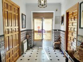 Casa en venta en Valdepeñas, Centro photo 0