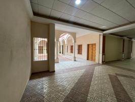 Local comercial en venta en Andújar, Andujar photo 0