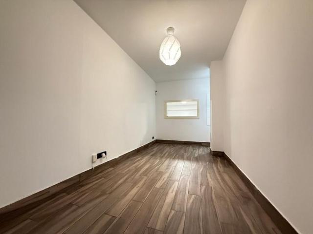 Local comercial en venta en Madrid, Madrid capital photo 0