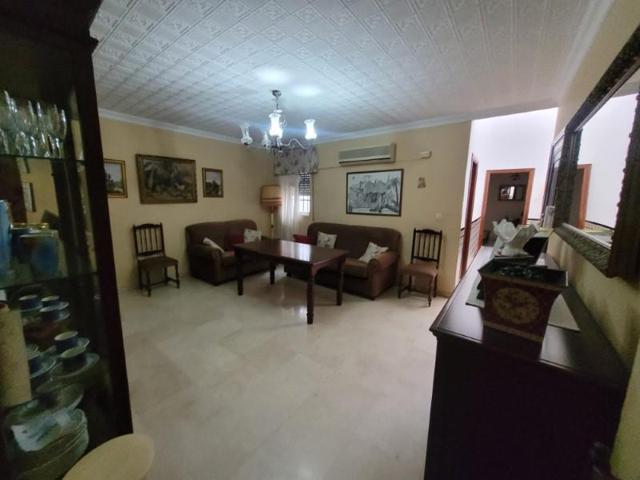 Casa en venta en Morón de la Frontera photo 0