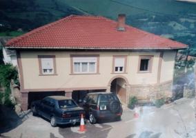 Casa en venta en Belmonte de Miranda, Belmonte De Miranda photo 0