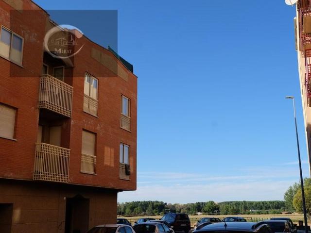 Piso en venta en Santa Marta de Tormes photo 0