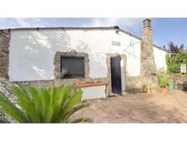 Casa con terreno en venta en Navaconcejo photo 0