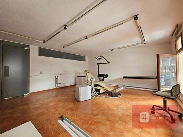 Oficina en venta en Roses photo 0