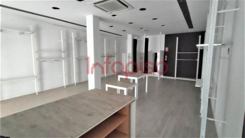 Local comercial en venta en Valdepeñas, Centro photo 0